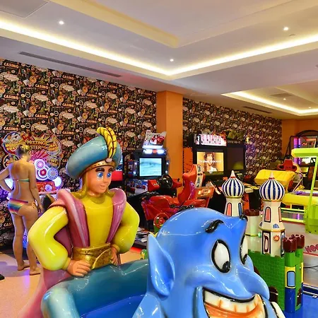 Azura Deluxe & Hotel
